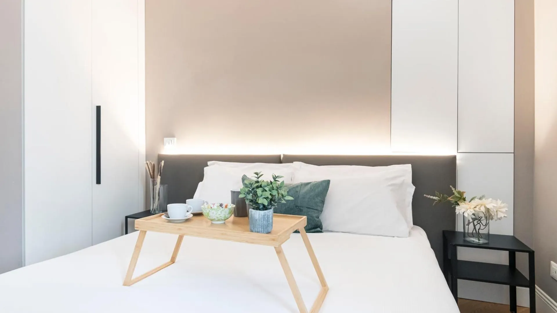 Beautiful And Spacious House In Corso Como By Easylife Milan Italy