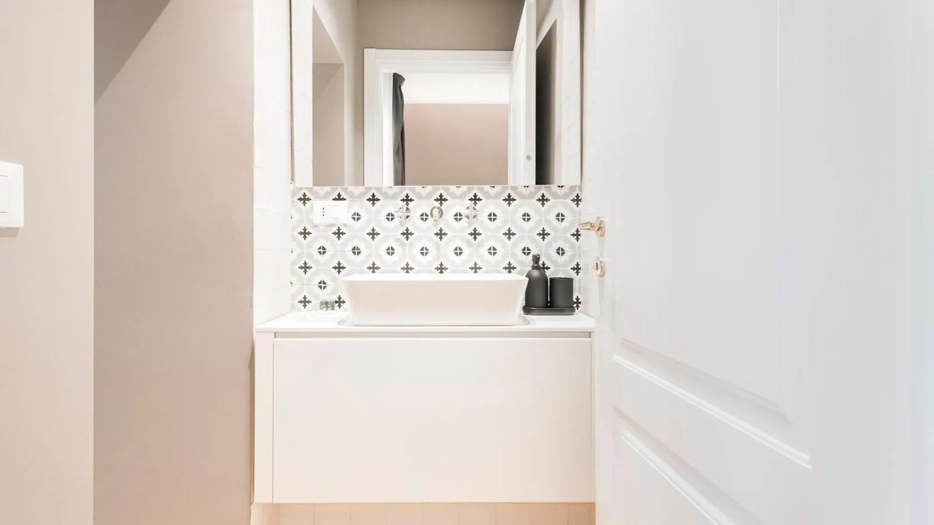 Apartment Beautiful And Spacious House In Corso Como By Easylife Milan Italy