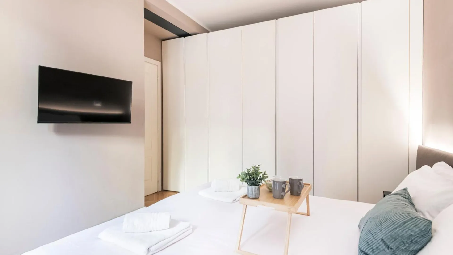 Beautiful And Spacious House In Corso Como By Easylife Milan Apartment