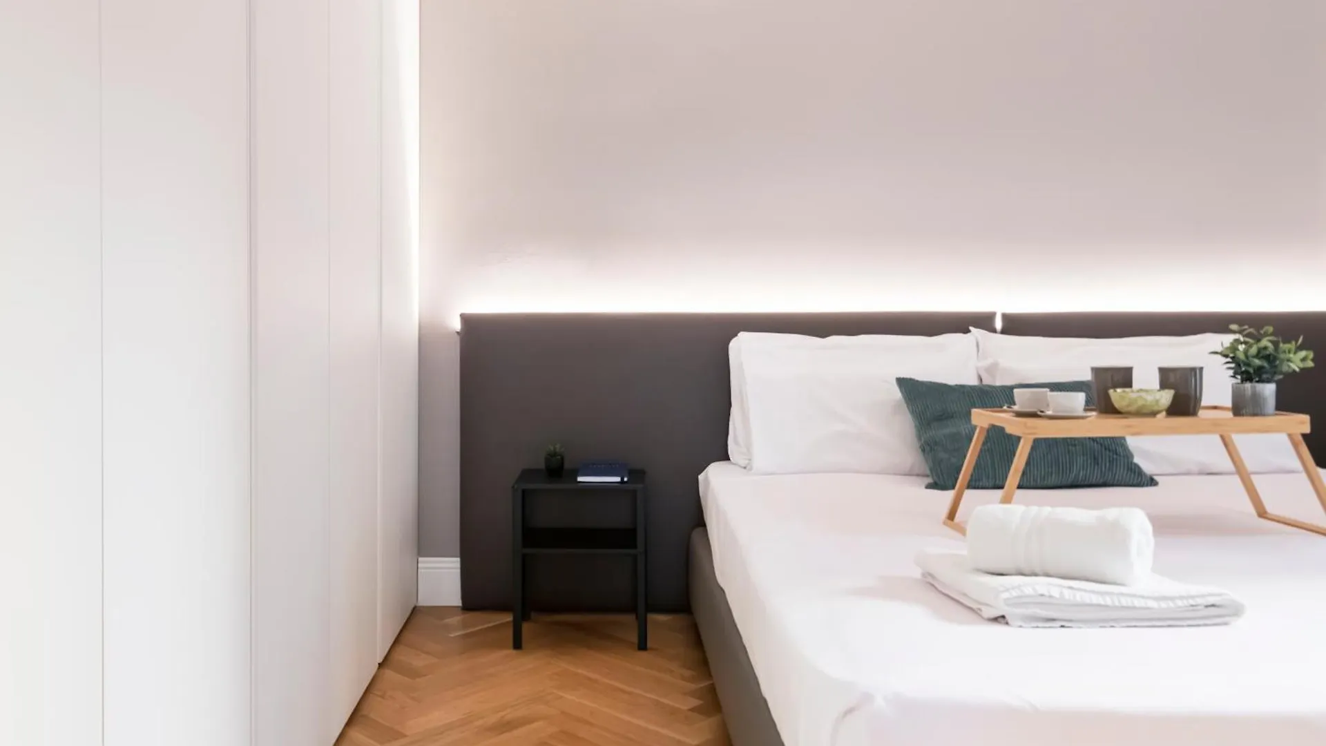 Beautiful And Spacious House In Corso Como By Easylife Milan Apartment