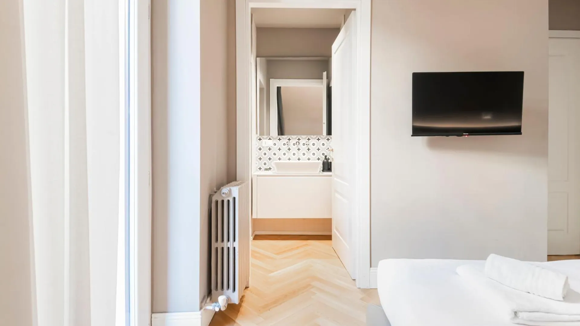 Beautiful And Spacious House In Corso Como By Easylife Milan 0*,  Italy
